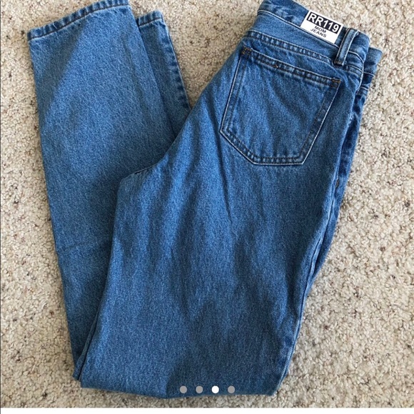 Brandy Melville Carly Mom Jeans - Picture 3 of 4